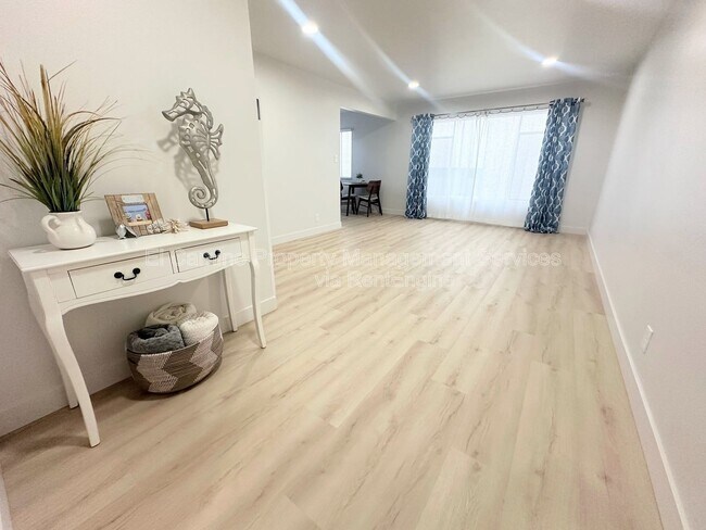 Foto del edificio - 1250 E Ocean Blvd