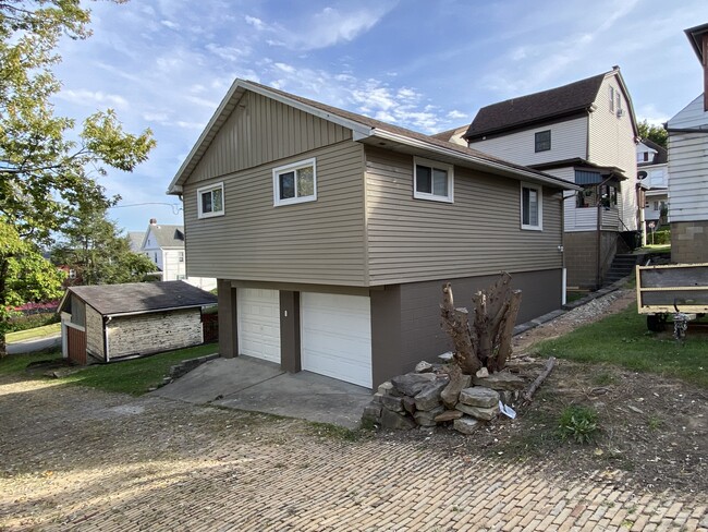 Building Photo - 103 Onyx St