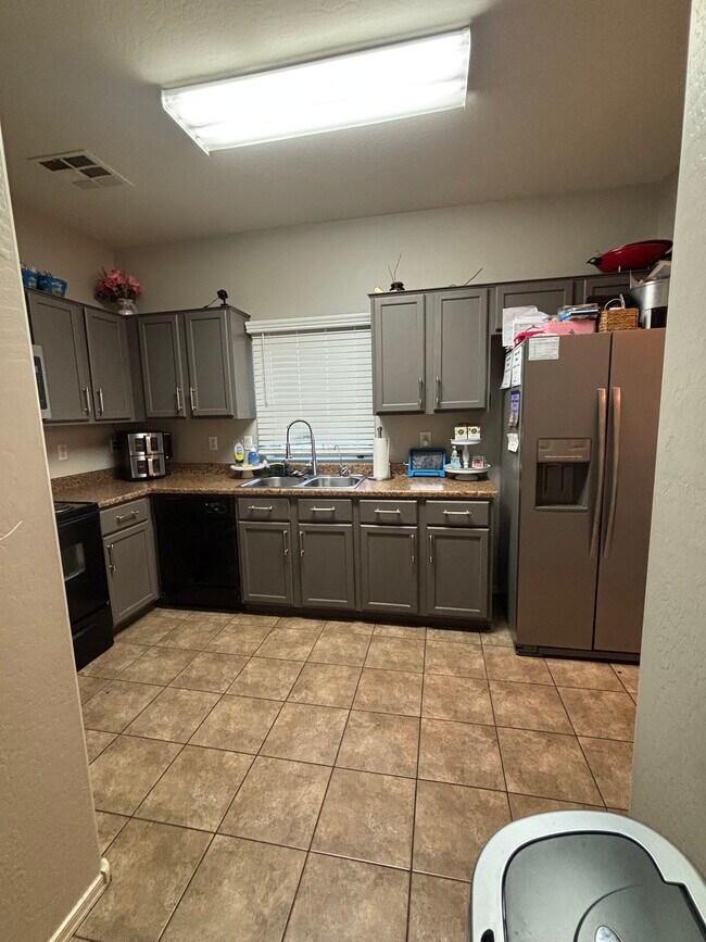 Foto del edificio - 17748 W Mandalay Ln