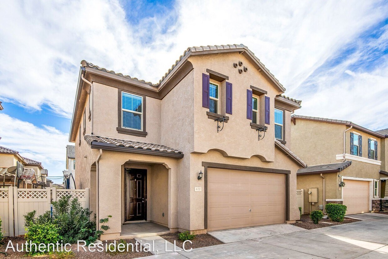 Primary Photo - 3 br, 2.5 bath House - 872 S Pheasant Dr