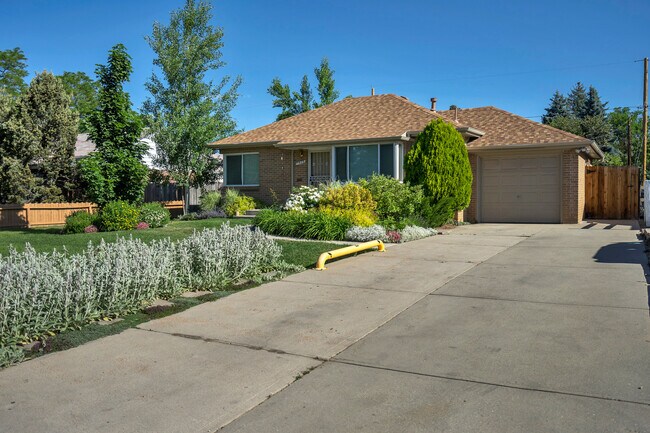 Foto del edificio - Amazing 4BR, 2BTH in Park Hill!!