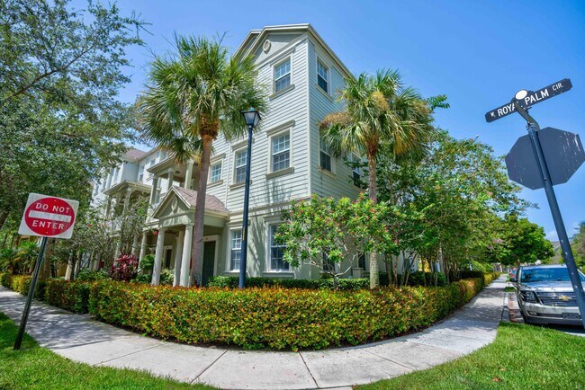 Building Photo - 122 W Royal Palm Cir