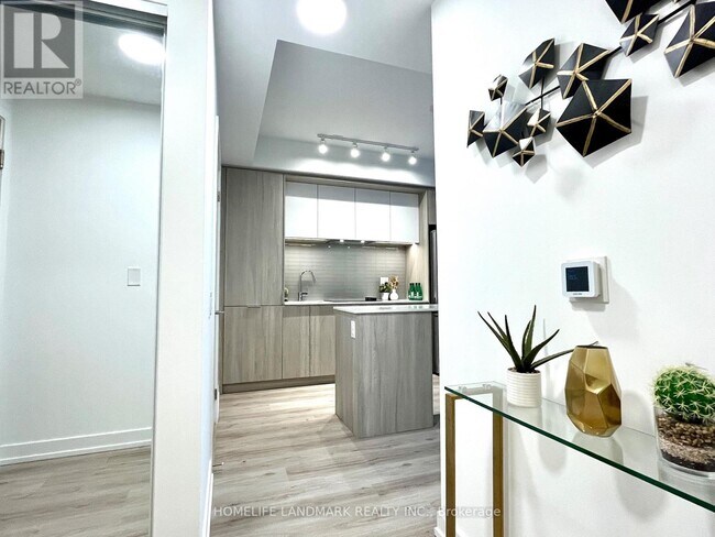 Photo du bâtiment - 395 Square One Dr