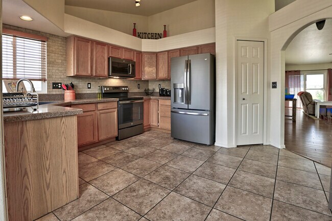 Foto del edificio - 4940 Sebring Dr