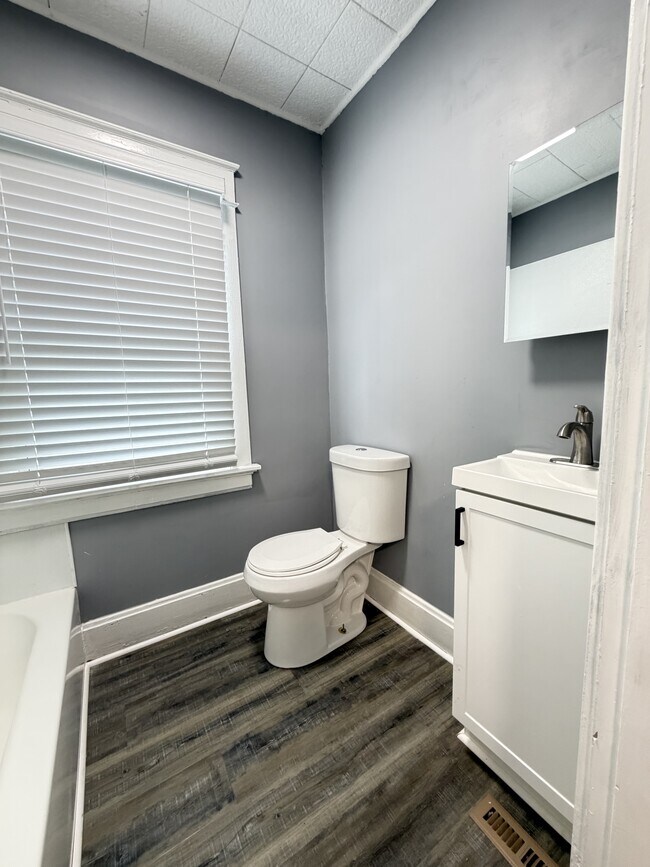 Foto del edificio - 2511 Herman St