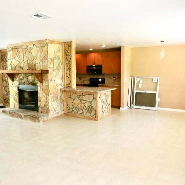 Building Photo - 105 Oriole Ct