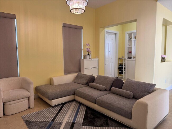 Foto del edificio - 3730 NW 84th Way