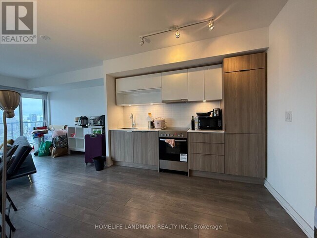 Photo du bâtiment - 159 Wellesley St E