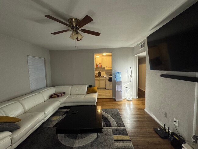 Foto del edificio - 321 SE 13th St