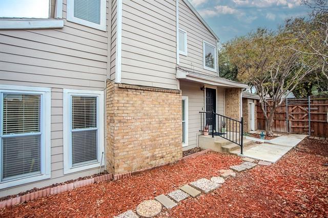 Foto del edificio - 2724 Meadowstone Ct