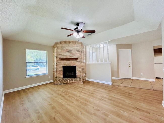 Building Photo - 12300 Deer Falls Dr
