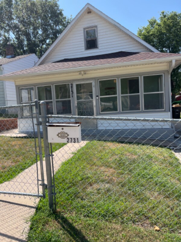 Primary Photo - 2731 Madison St