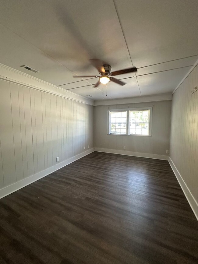 Building Photo - 820 Haywood Pl