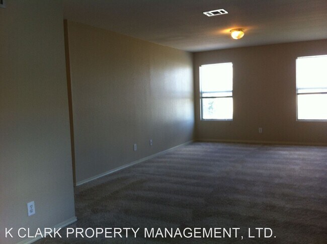 Foto del edificio - 4 br, 2.5 bath House - 120 N. WILLOW WAY