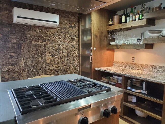 Kitchen - 2707 NE Canyon Park Pl