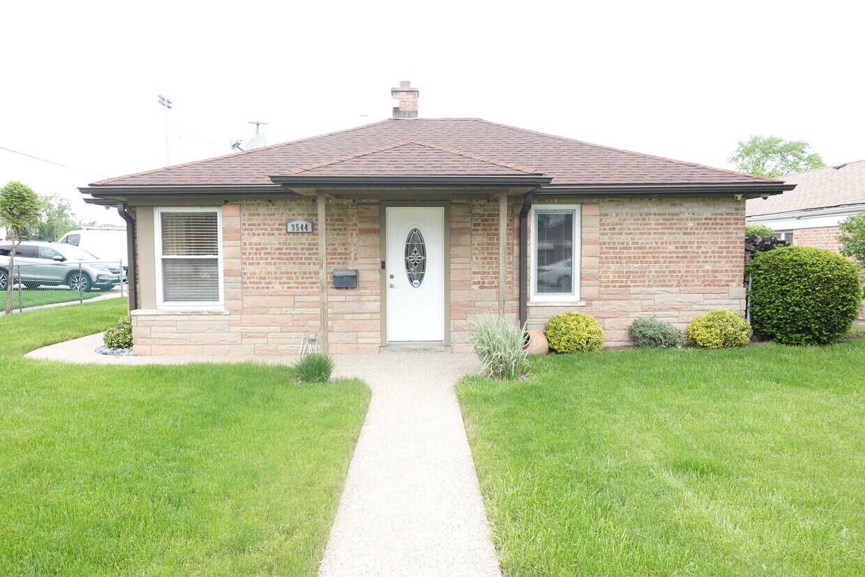 Primary Photo - 9544 Nerbonne Ave