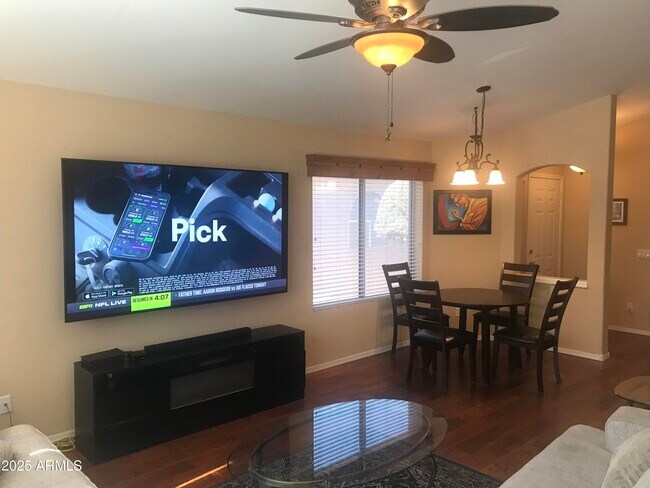 Foto del edificio - 4753 W Monterey St