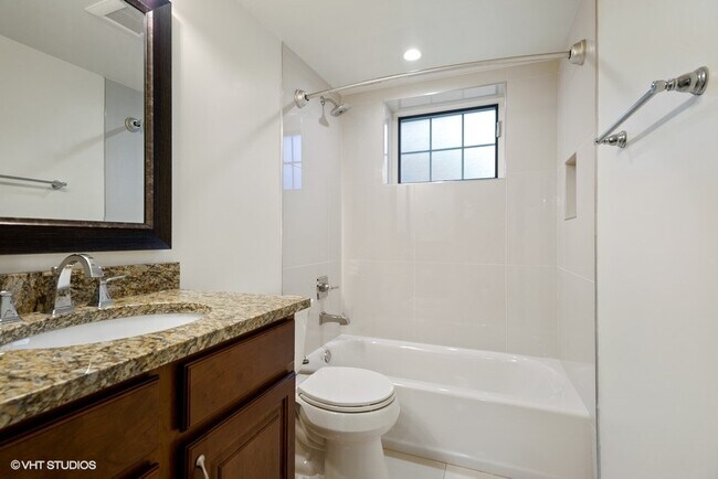Baño - 2705 W Ardmore Ave