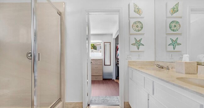 Foto del edificio - 4946 Glenn Pine Ln