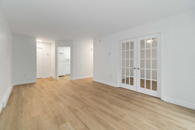 Building Photo - TWO BEDROOM APARTMENT AVAILABLE IN THE HEART OF DARTMOUTH