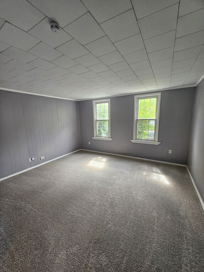 Foto del edificio - Freshly Updated 3 Bedroom Home in Slavic Village