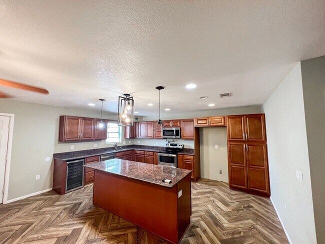 Building Photo - 2313 N Cielo Dr