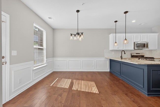 Building Photo - 3277 Castleberry Village Dr