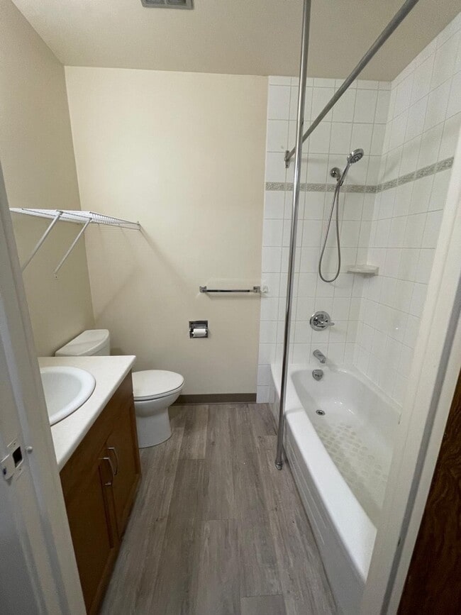 Building Photo - 13516-102 102 St NW