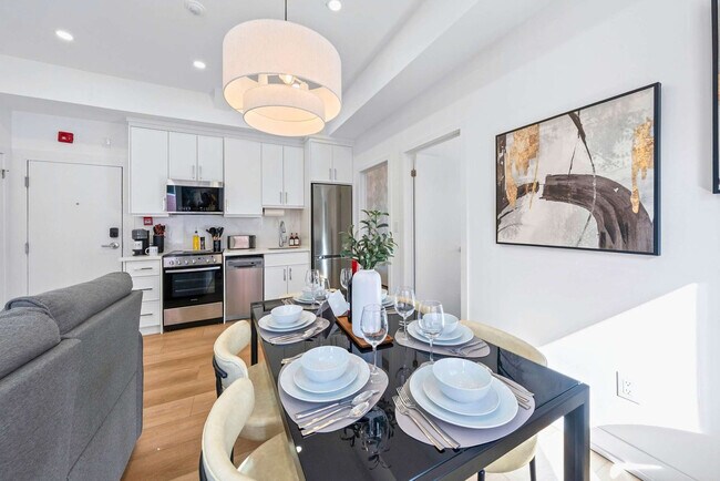 Building Photo - 168 McCaul St