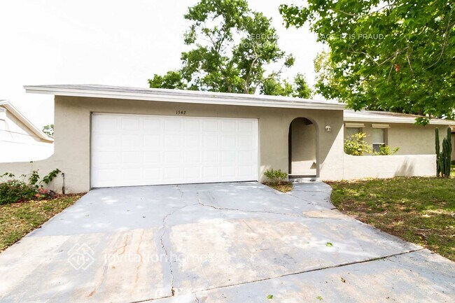 Building Photo - 1542 Canterbury Cir