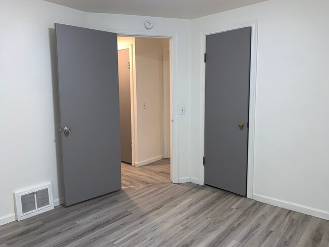 Building Photo - 1420 Downing Ct NE