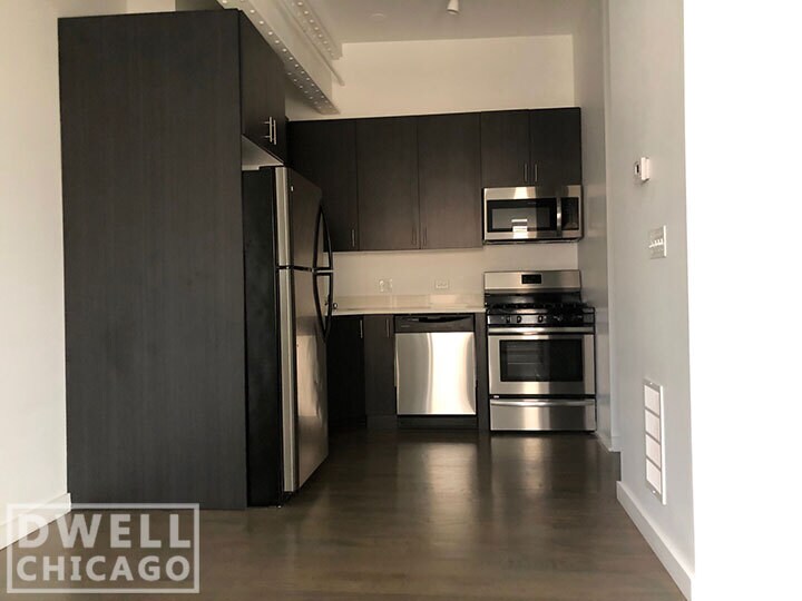 Foto principal - 627 W Lake St