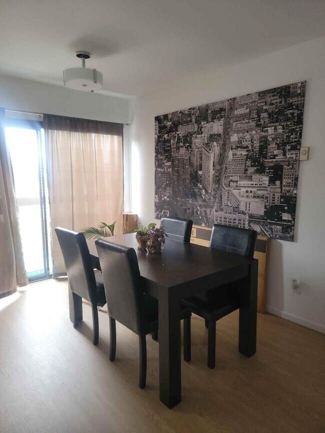 Foto del edificio - 12523 Culver Blvd