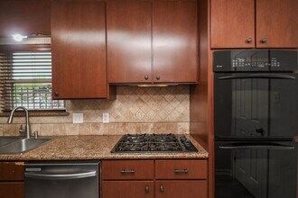 Building Photo - 11915 N Hanworth Dr