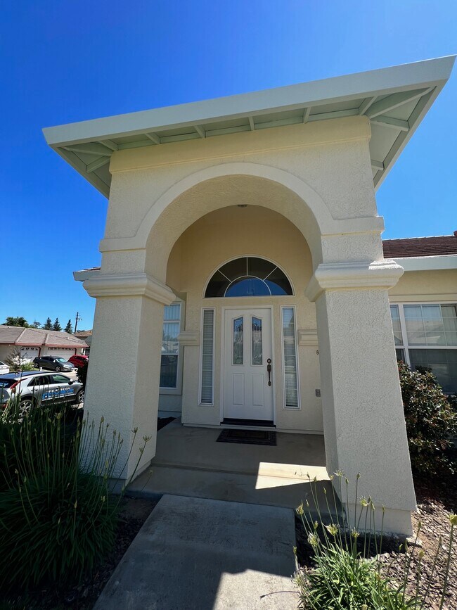 Building Photo - 1310 Portofino Dr