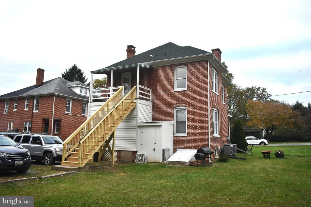 Primary Photo - 532 Wilson Pl