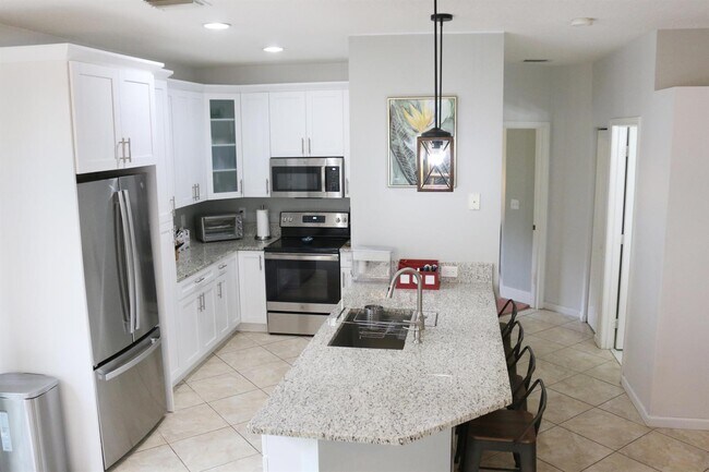 Building Photo - 12582 Shoreline Dr