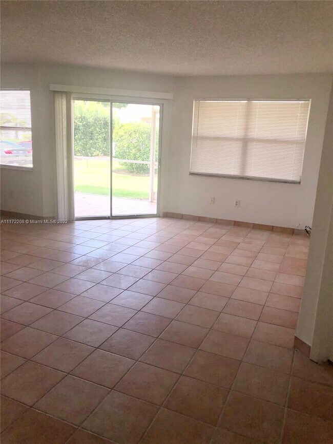 Foto del edificio - 2201 SE 27th Dr