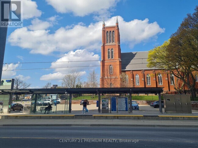 Photo du bâtiment - 55-1955 Duke St W