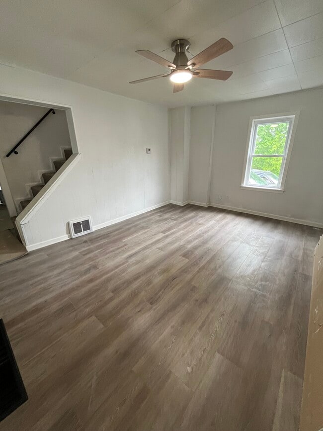 Building Photo - 28 Wood Ave