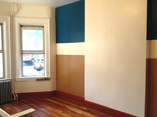 Building Photo - 535 E 29th St