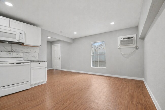 Foto del edificio - Affordable spacious 3bed/1bath unit!