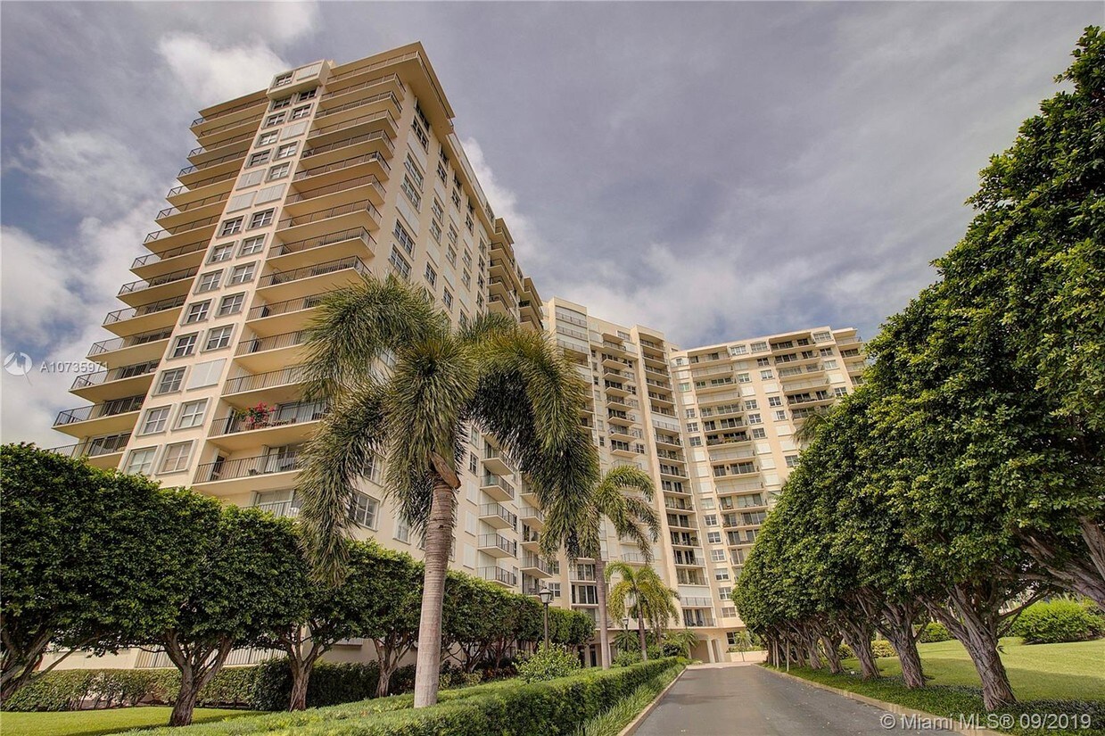 Primary Photo - 1801 S Flagler Dr