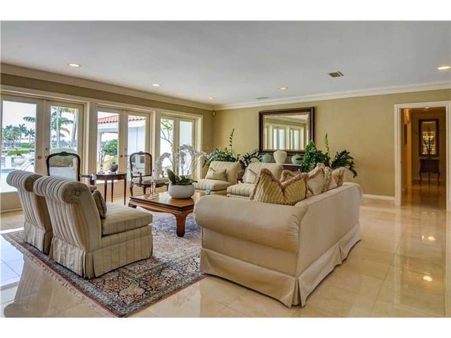 Building Photo - 625 Solano Prado