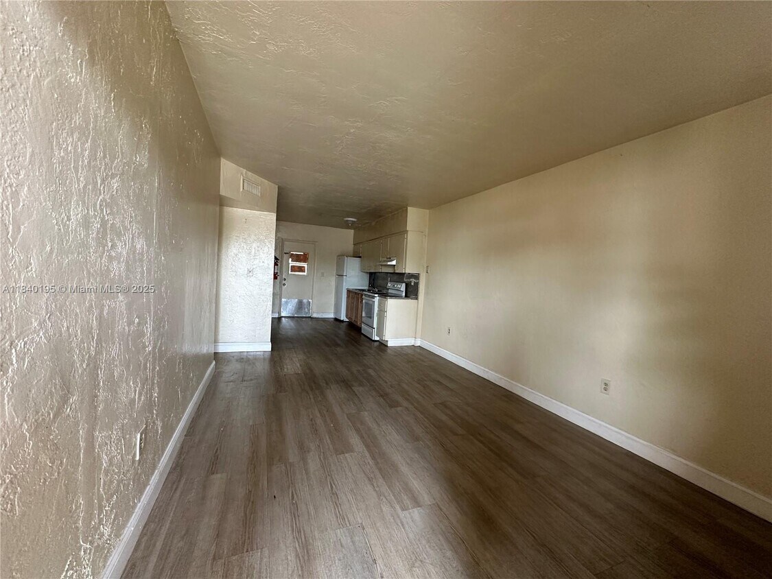 Building Photo - 4725 NW 33rd Ave