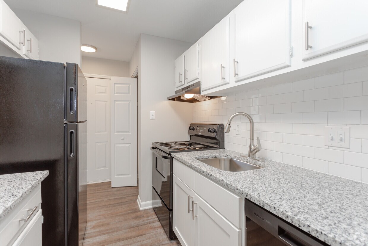 The Hudson 212 Heather Ridge Dr Fayetteville, NC