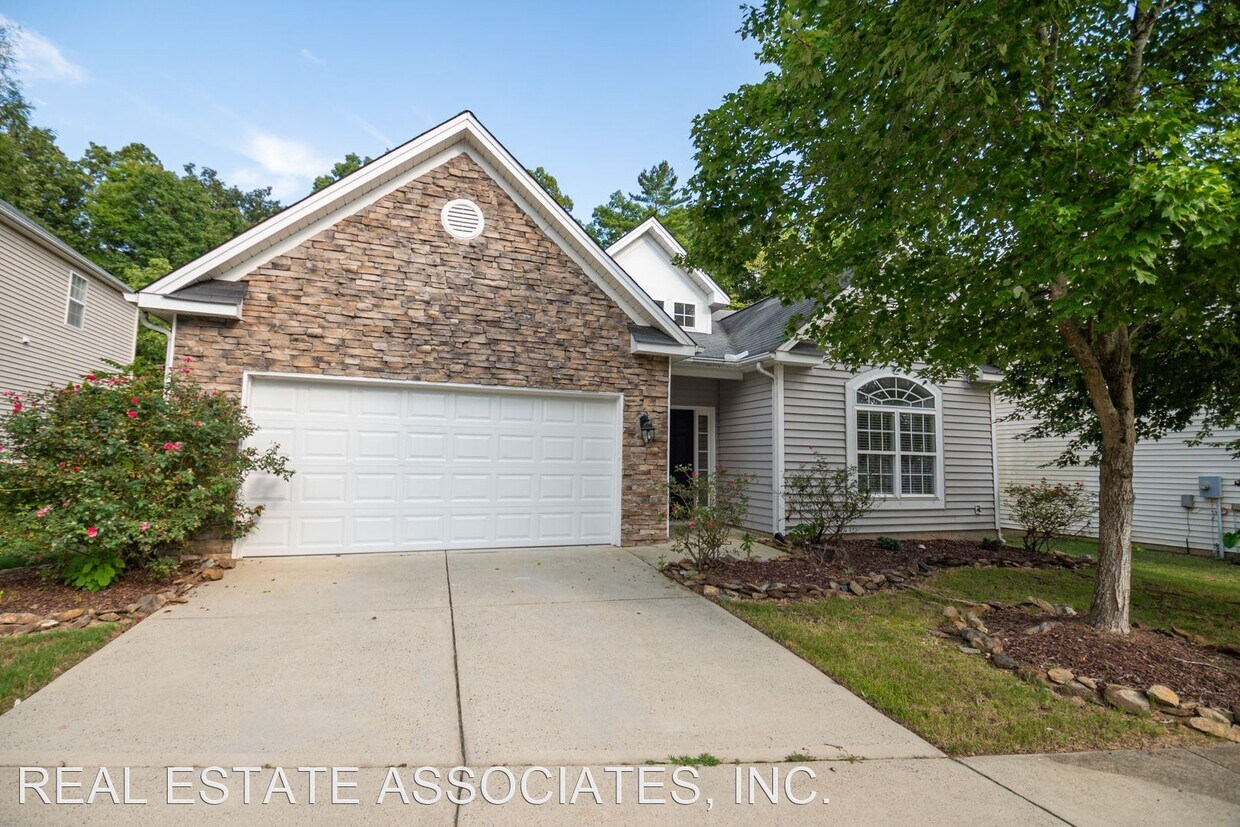Foto principal - 3 br, 2 bath House - 5018 McKittrick Lane