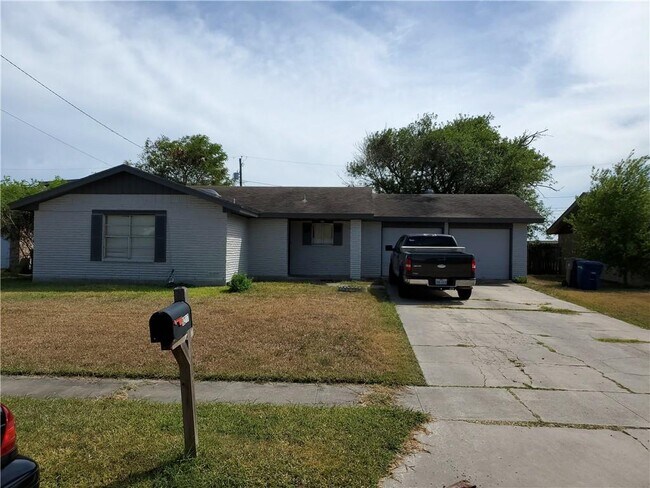 Foto del edificio - 8217 Baylark Dr