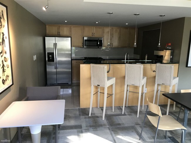 Building Photo - 2 br, 1.5 bath Condo - 2929 1st Avenue #1103
