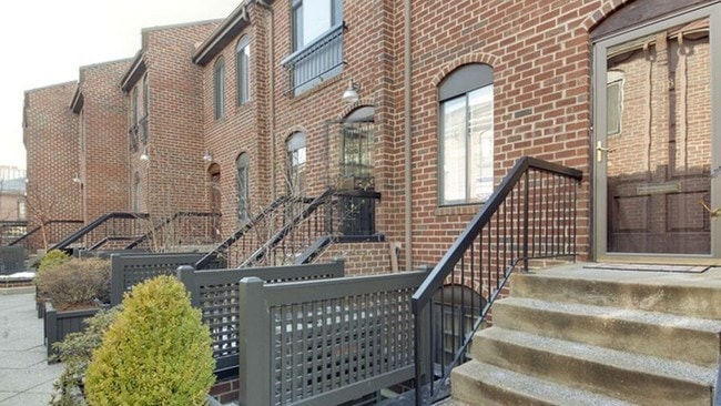 Front - 1058 Paper Mill Ct